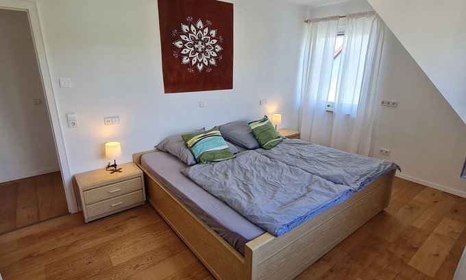 Wolfschlugen Apartamento | Bright 3-room apartment/ near trade fair and Stuttgart airport, central & green
