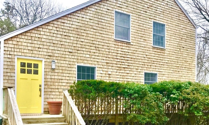 East Hampton North Casa | Bright & Airy in East Hampton NY - Ideally Located Near Beach & Village