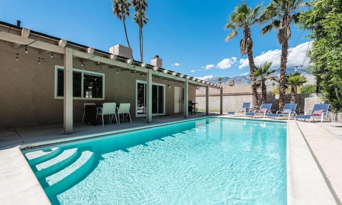 Palm Springs Casa | Bright & Airy Pool-Spa Oasis Home-Dogs Welcome! City of Palm Springs # 4243