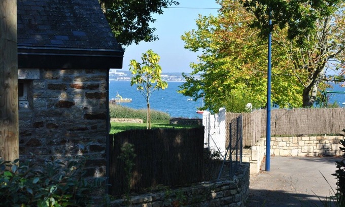 Beg-Meil Casa | Bright and Airy Beach House Steps Away from the Shore