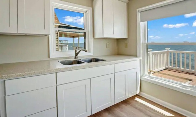 Downe Casa | Bright and beautiful home on the Delaware Bay