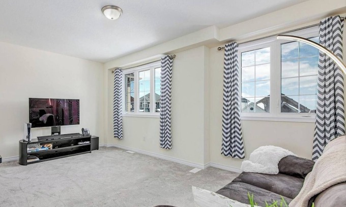 Orillia Casa | Bright and Blissful 3-Bedroom House