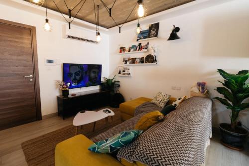 Pieta Apartamento | Bright and Modern Apt with an Industrial Touch