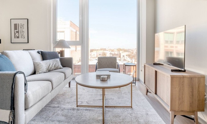 Bucktown Apartamento | Bright Bucktown 1BR w/ Lounge, Roof & Gym, nr L, by Blueground