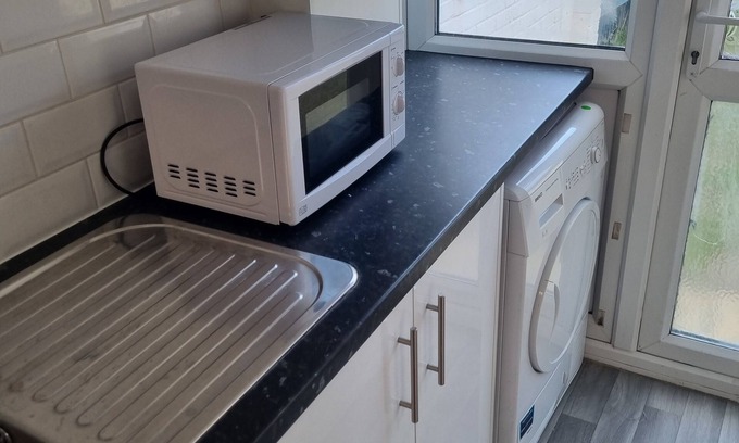 Gillingham Casa | Britton Street Retreat - 4 Bedroom House