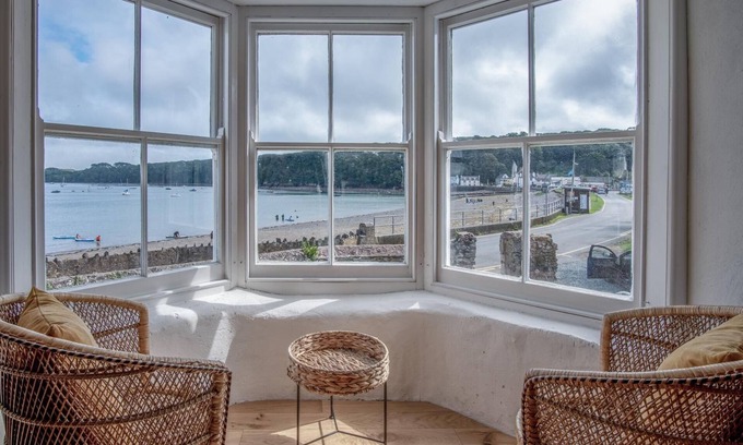 St Brides Cabaña | Brook Cottage Green - 2 Bedroom Cottage - Dale