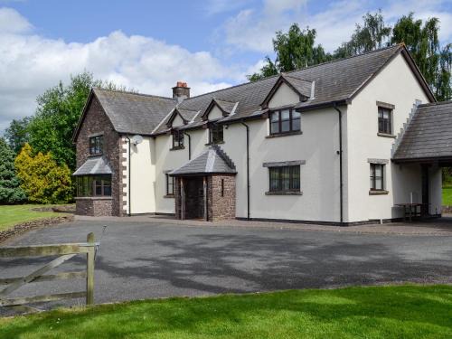Llanfihangel Tal-y-llyn Casa | Brynich Villa