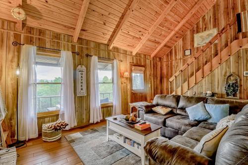 Blairsville Casa | Buck Moon Cabin