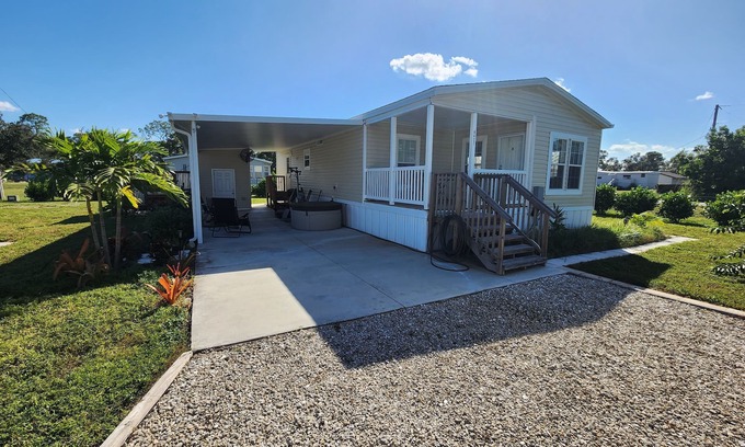 Suncoast Estates Casa | Buddy Ebson w/EV charger II