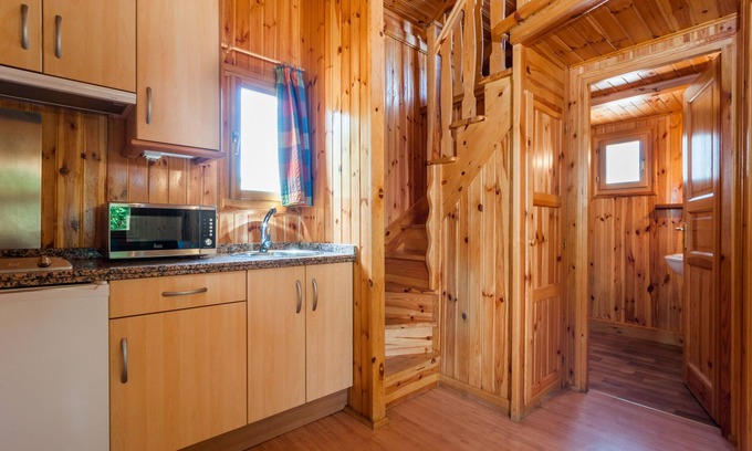 Santa Marta de Tormes Alquiler De RV | Bugalows camping Regio