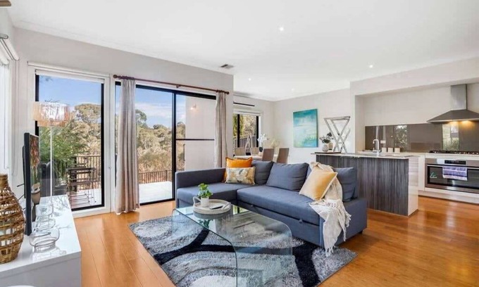 Bundoora Casa | Bundoora Family Home near Uni Hill