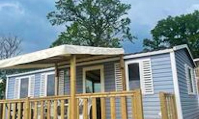 Banes Casa | Bungalow charmant à Argences en Aubrac avec piscine