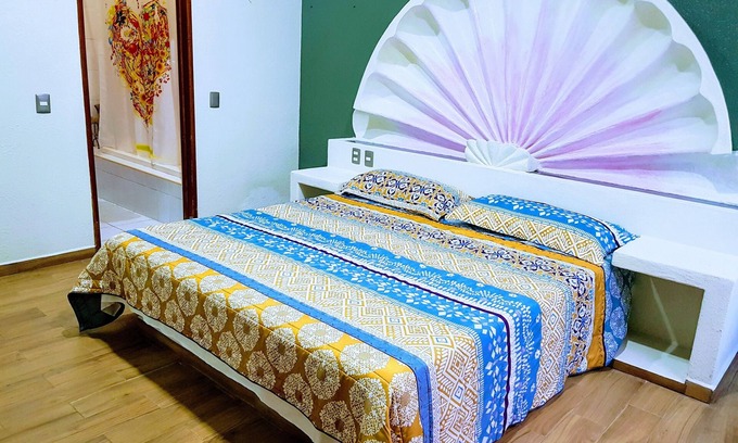 Centro Casa | Bungalow - A solo una cuadra de la playa - Casa Conchita Melaque