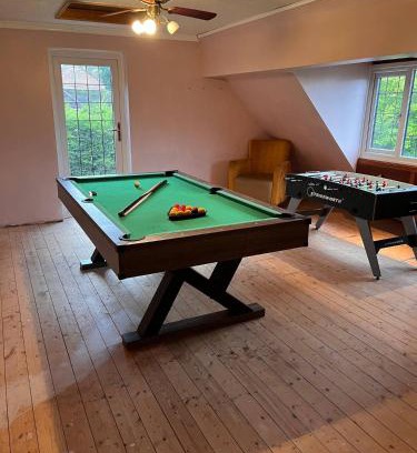 Bromsgrove Casa | Bungalow Retreat With Games Room And Pool Table