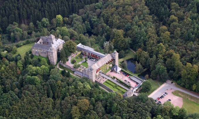 Attendorn Hotel | Burghotel Schnellenberg