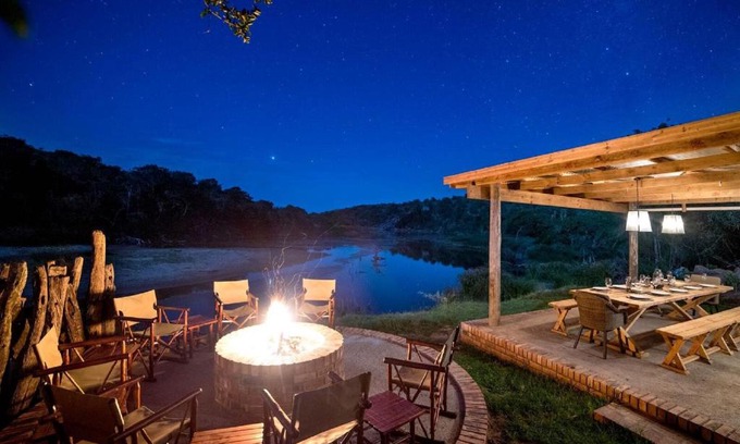 Salem Hotel | Burlington Bush Cottages by The Oyster Collection