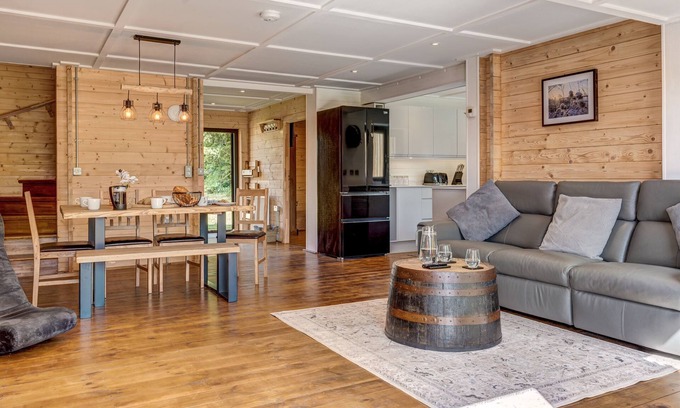 Wallingford Cabina | Buttercup Lodge | The Ridgeway Holiday Let | 2 Beds & Sleeps 4