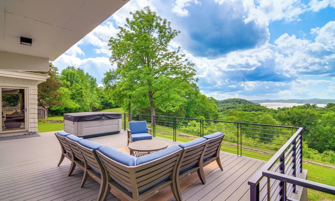 Allons Casa | Byrdstown Home on 65 Acres w/ Pool, Trail to Lake!