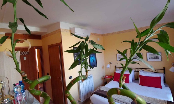 Dorsoduro Casa | Ca 'Barozzi - Gran baño rojo -