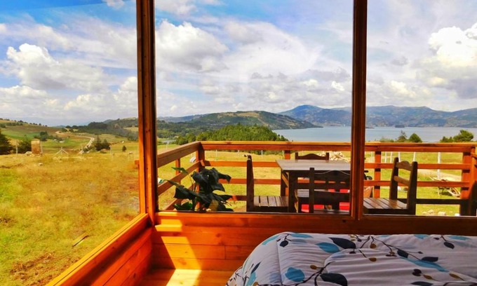 Tota Otro | Cabaña con vista a la laguna de Tota