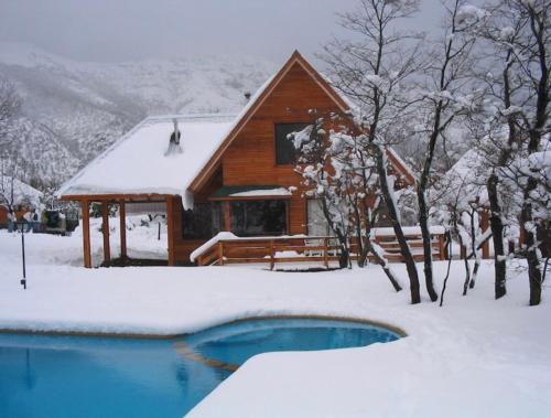 Pinto Chalet De Esquí | Cabañas Los Nevados