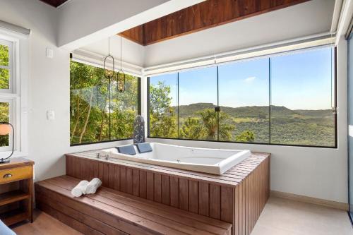 Nova Petropolis Casa | Cabana Blaue Hütte Vila Germânica by Achei