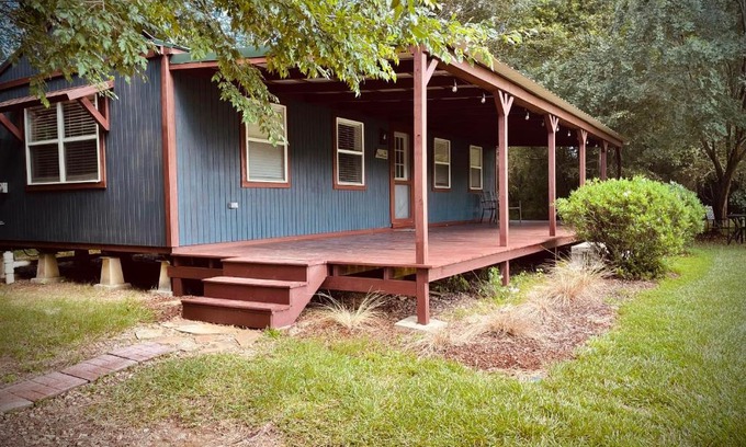 Summit Villa | Cabin 3 - Modern Cabin Rentals in Southwest Mississippi at Firefly Lane