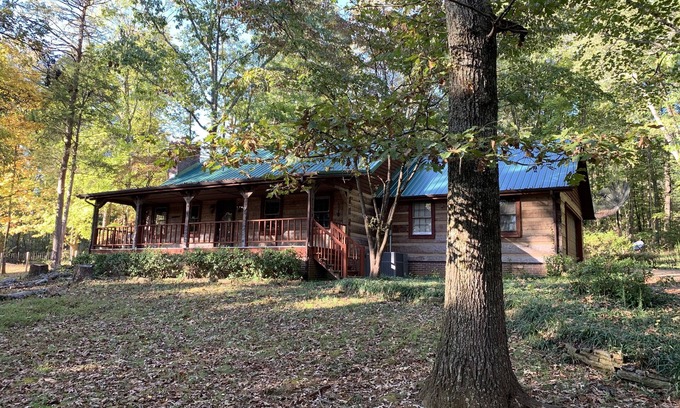 Lenoir City Cabina | Cabaña en el bosque cerca de Knoxville