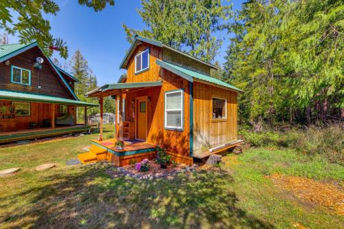 Port Angeles Casa | Cabin on 5 Acres in Port Angeles with Fire Pit!