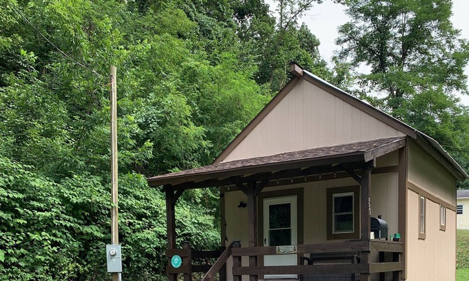 Stewartsville Cabina | Cabin on the Creek