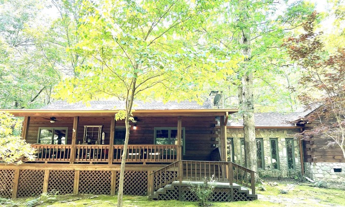 Clifftops Casa | Cabin Retreat in Monteagle's gated Clifftops