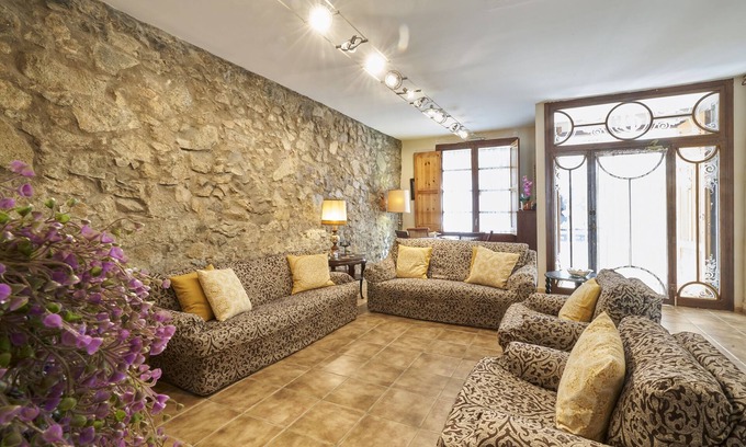 Premià de Mar Casa | CAL PADRI1871 - 30min to Barcelona, Groups & Families, Stylish Beach Large House