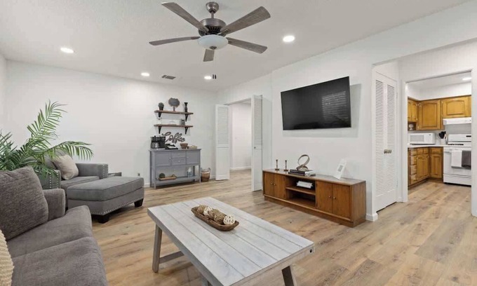 Hanford Casa | Cali Home Base near NAS w/Game Room