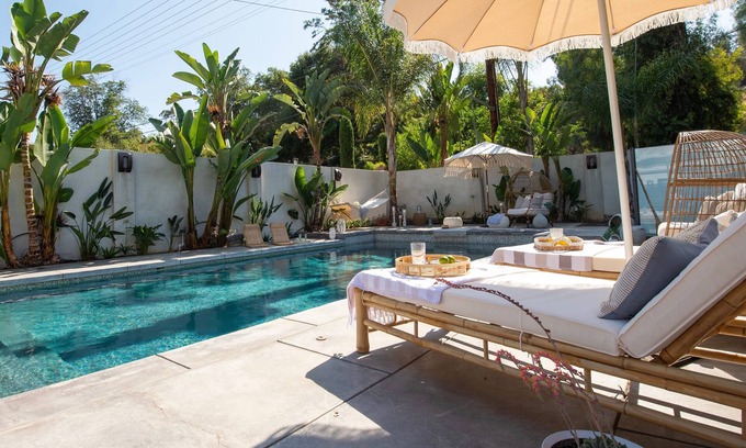 Woodland Hills Casa | Cali Luxury Dream Hideaway + Guest Suite