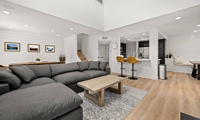 Mission Viejo Casa | California Dreaming: Chic Retreat in Orange County's Prime Location!