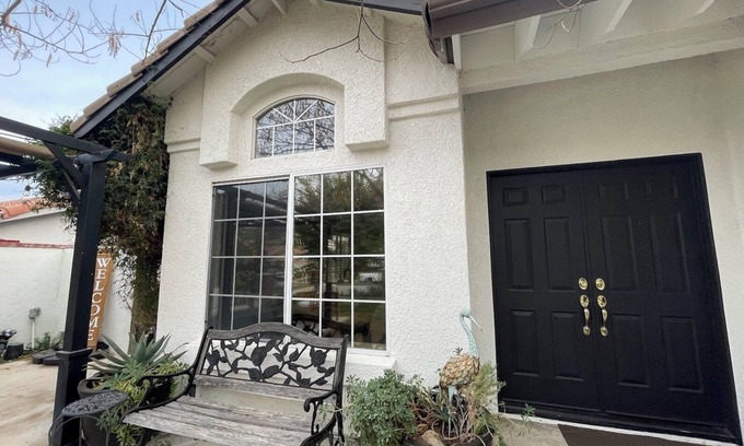 Corona Casa | California Style and comfort! 4 bedroom House in South Corona!