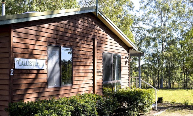 Pokolbin Cabina | Callistemon Cabin 2 - 2 bedroom with 1 x queen and 2 x singles + sofa bed