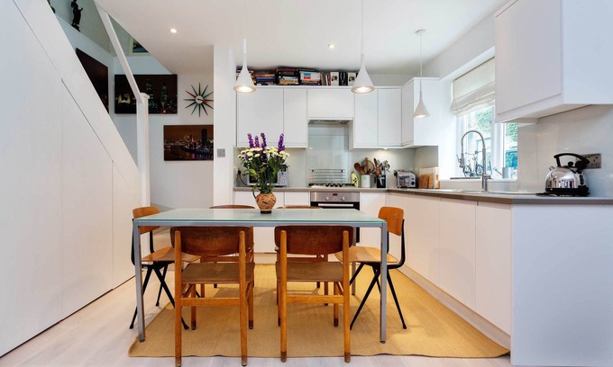 Cantelowes Casa | Encantadora mansión de 1 dormitorio en Camden, durmiendo un total de 4 (Veeve)