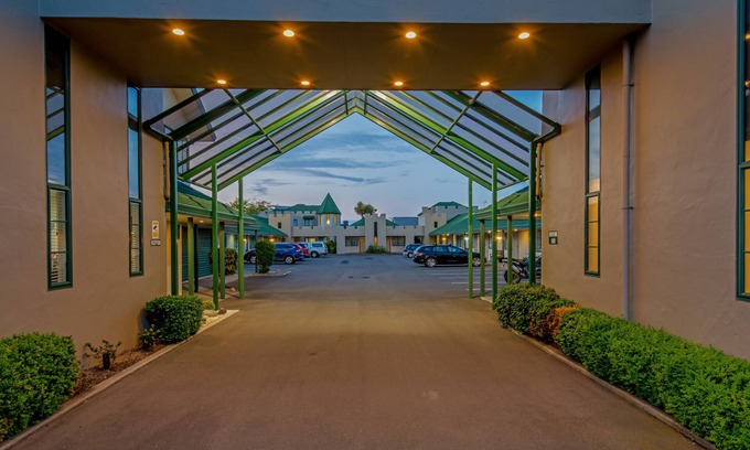 Palmerston North Hotel | Camelot Motor Lodge