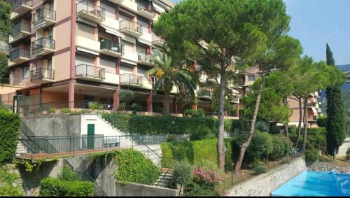 Rapallo Casa | Camera privata nell'appartamento in zona residenziale con 2 piscine