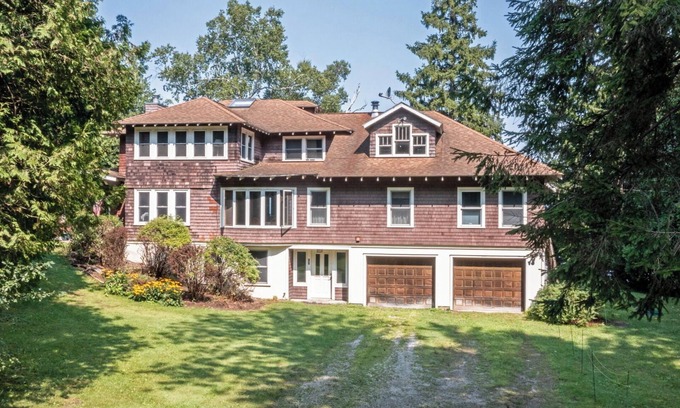 Shelburne Cabaña | Camp Roosevelt on Lake Champlain