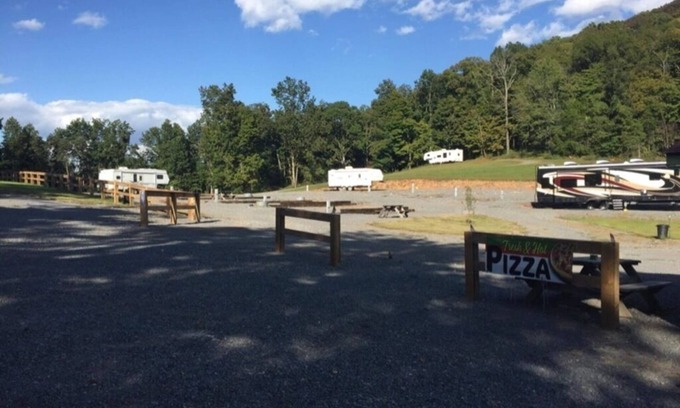 Hilham Alquiler De RV | Campers Travelers Nurses.