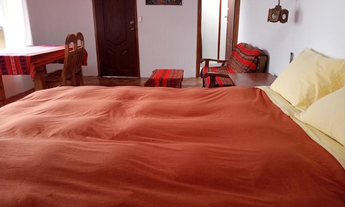Isla del Sol Cabina | Campo Santo