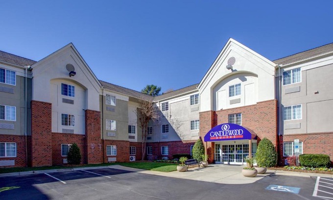 Crabtree Hotel | Candlewood Suites Raleigh Crabtree by IHG