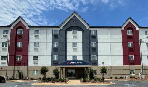 Skyland Park Hotel | Candlewood Suites Tuscaloosa by IHG