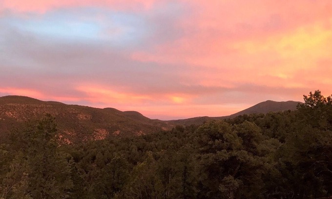 Tyrone Apartamento | Canta a mi Alma (Canta a mi alma) con el Bosque Nacional Gila al frente / atrás