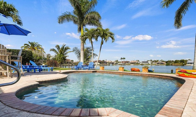 Fort Myers Apartamento | Frente al mar * Piscina * Kayaks * Bicicletas * Equipo de playa * Equipo de pesca * TV de 80 "* WiFi gratis * Costa