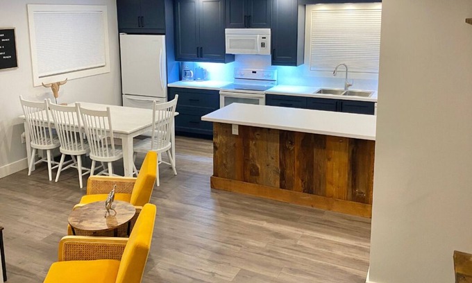 Highland Grove Casa | Captains Hideaway perfect for large groups