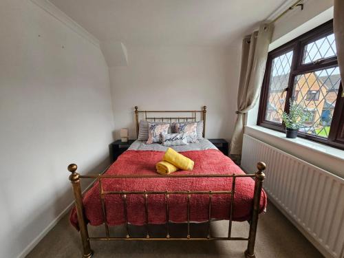 Lydiard Tregoze Casa | Carey House Long Stays Free Parking and WI-FI