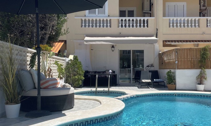 El Perelló Casa | ¡Casa a pie de playa con piscina privada!